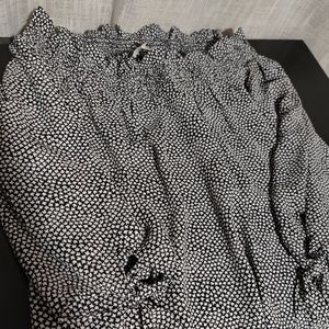 Michael Kors Blouse w/cute sleeve detail